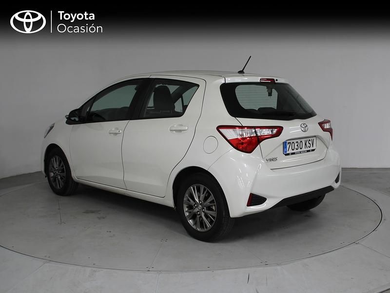 Usado Toyota Yaris Active 111 CV (81 kW) 2019 Blanco Berlina