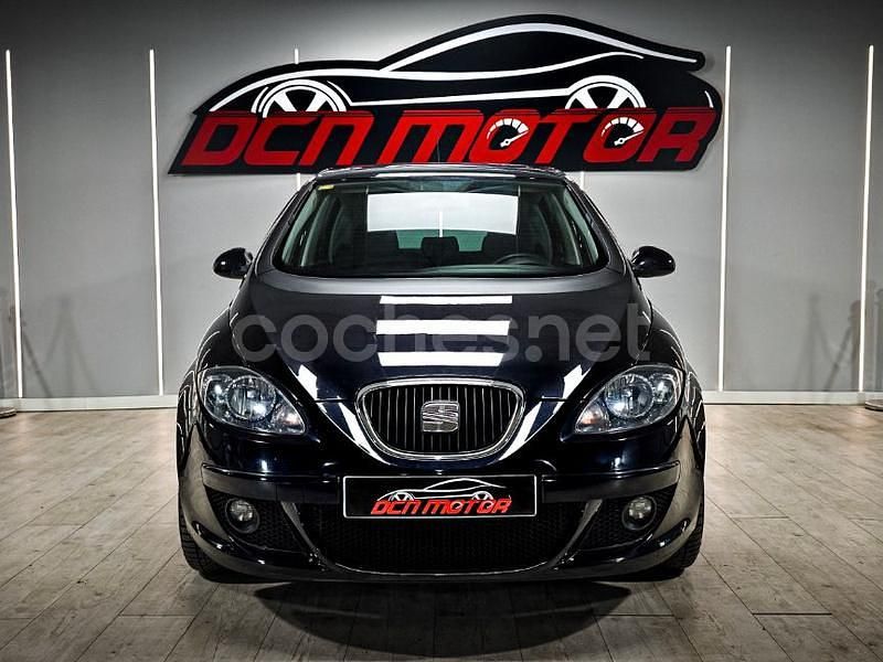 Usado Seat Altea Style 105 CV (77 kW) 2009 Negro Monovolumen