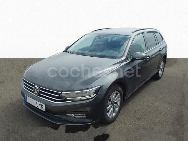Gris / plata Usado 2022 VW Passat Business Familiar | 18.499 € (Precio justo) - Imagen 1/1