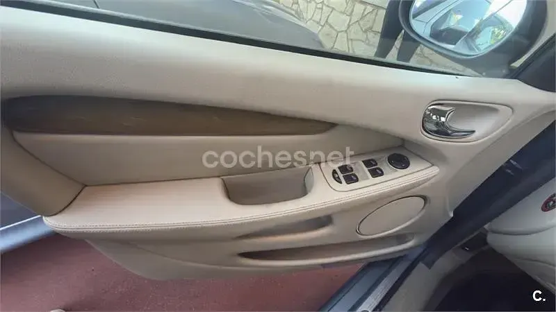 Usado Jaguar X-type Executive 196 CV (144 kW) 2003 Gris / plata Berlina