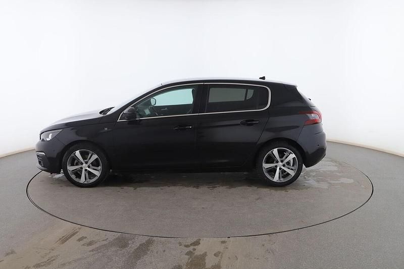 Usado Peugeot 308 130 CV (95 kW) 2019 Negro Berlina