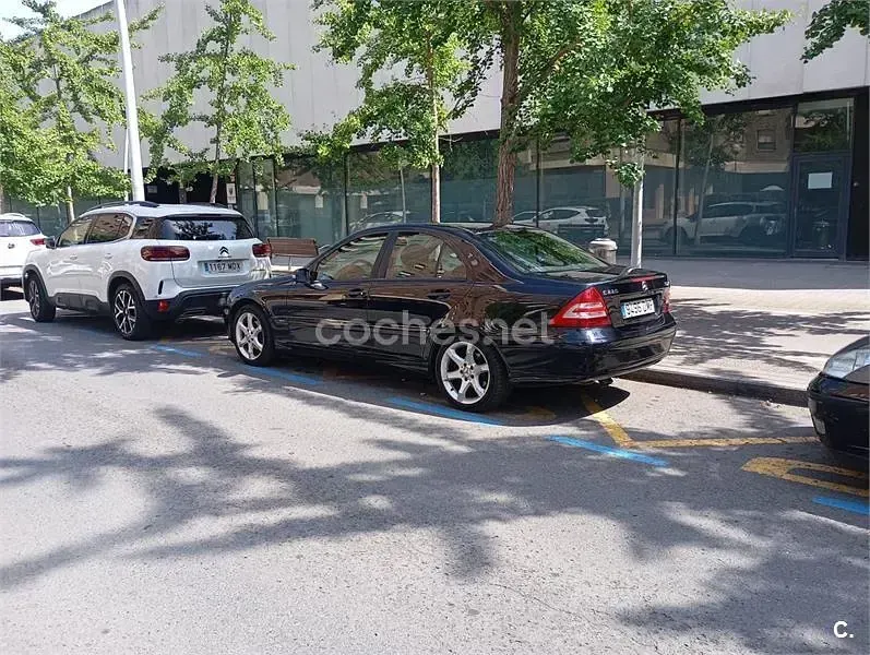 Usado Mercedes C220 Sport Edition 150 CV (110 kW) 2005 Negro Berlina