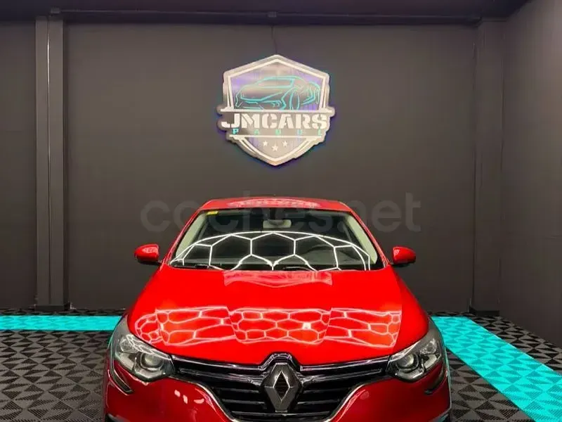 Usado Renault Mégane Zen 132 CV (97 kW) 2016 Granate Berlina