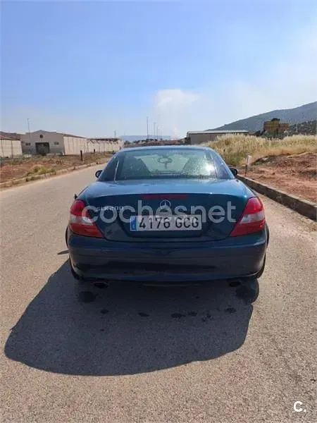 Usado Mercedes SLK200 163 CV (119 kW) 2008 Azul Descapotable