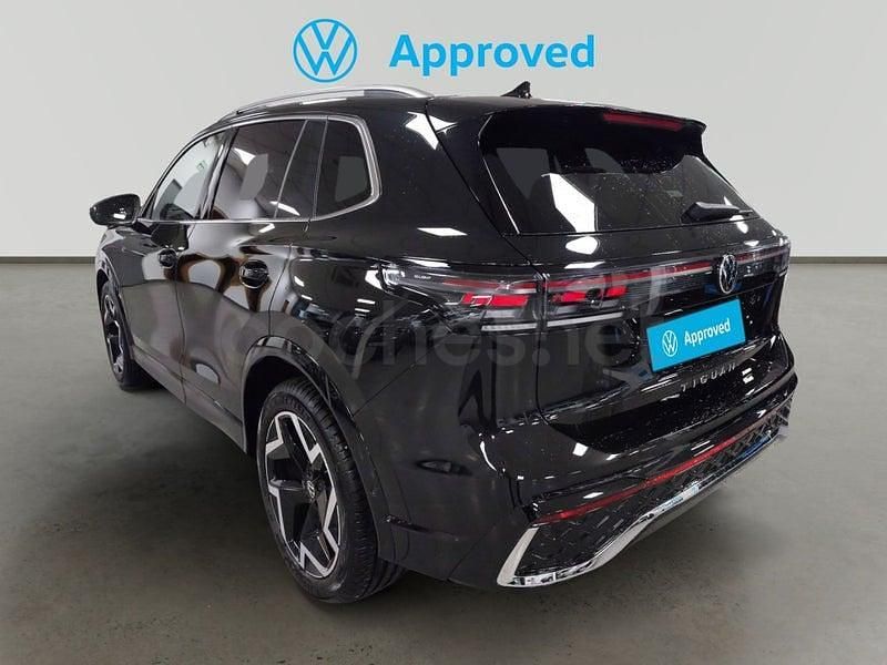 Usado VW Tiguan R-line 150 CV (110 kW) 2025 Negro SUV