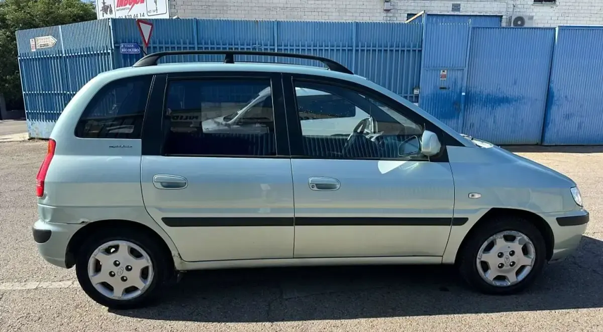 Usado Hyundai Matrix GLS 82 CV (60 kW) 2005 Azul Monovolumen