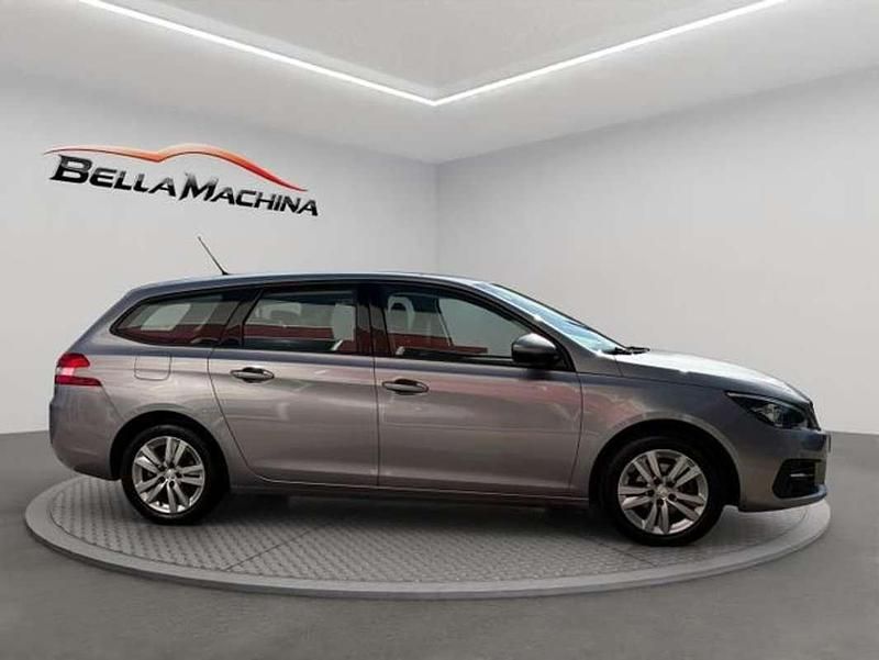 Usado Peugeot 308 Active 131 CV (96 kW) 2021 Gris Utilitario