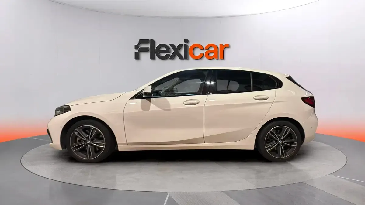 Usado BMW 120 190 CV (139 kW) 2022 Blanco Utilitario