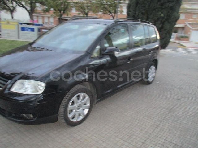 Usado VW Touran Advance 140 CV (102 kW) 2005 Negro Monovolumen