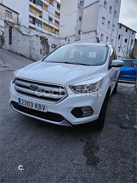 Usado Ford Kuga Vignale 120 CV (88 kW) 2017 Blanco SUV
