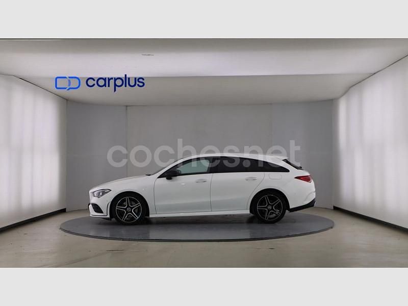 Usado Mercedes CLA200 Shooting Brake 150 CV (110 kW) 2023 Blanco Familiar