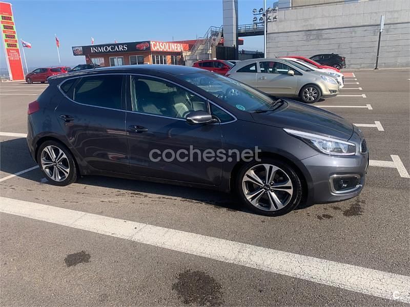 Negro Usado 2016 Kia Ceed GT Berlina | 9999 € (Precio justo) - Imagen 1/4
