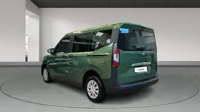 Usado Ford Tourneo Courier Trend 125 CV (91 kW) 2025 Verde Monovolumen