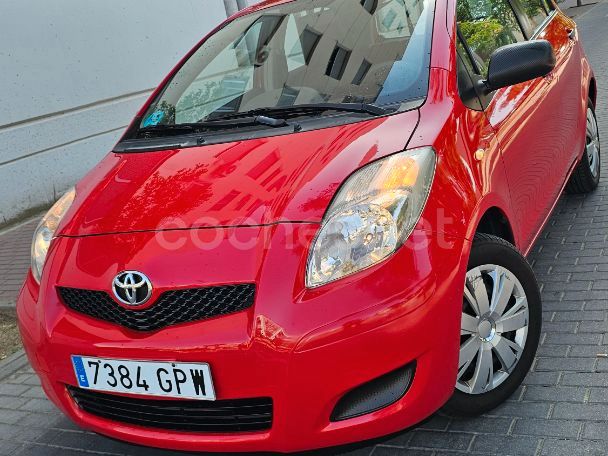 Rojo Usado 2009 Toyota Yaris Active Berlina | 5690 € (Precio justo) - Imagen 1/4