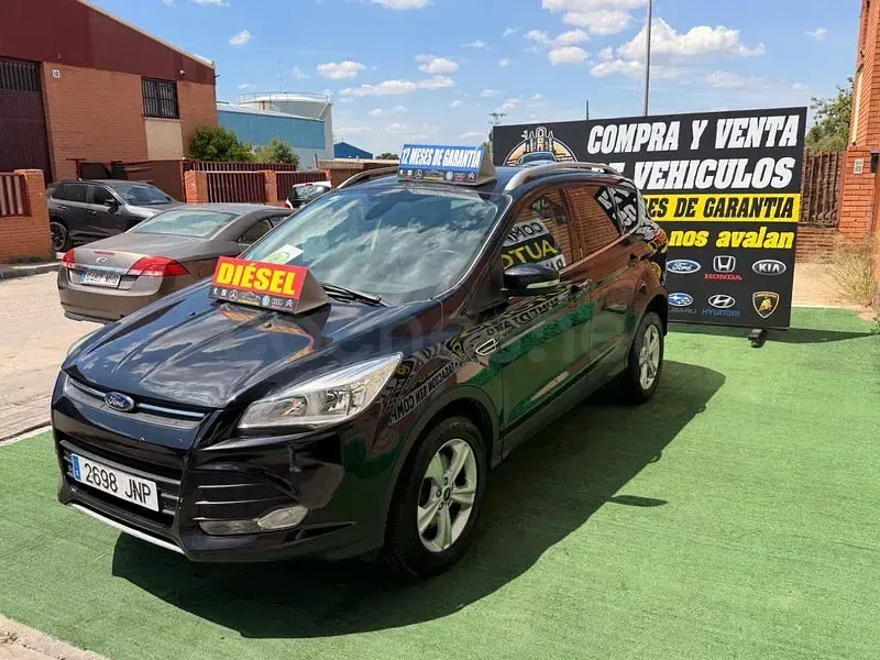 Usado Ford Kuga Vignale 150 CV (110 kW) 2016 Negro SUV