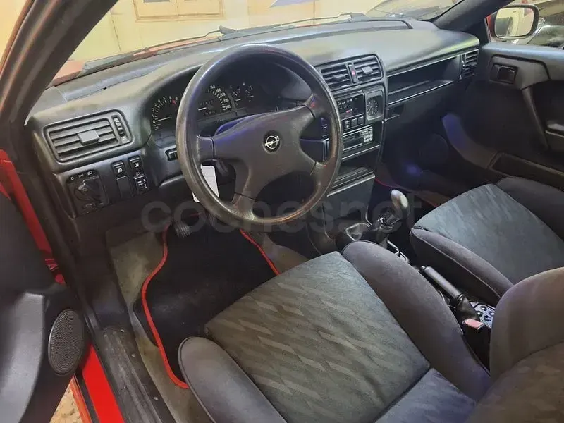 Usado Opel Calibra 115 CV (84 kW) 1990 Rojo Coupe