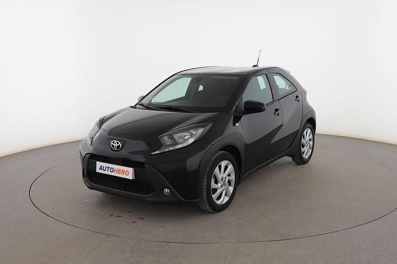 Negro Usado 2023 Toyota Aygo Play Utilitario | 15.199 € (Un poco caro) - Imagen 1/3