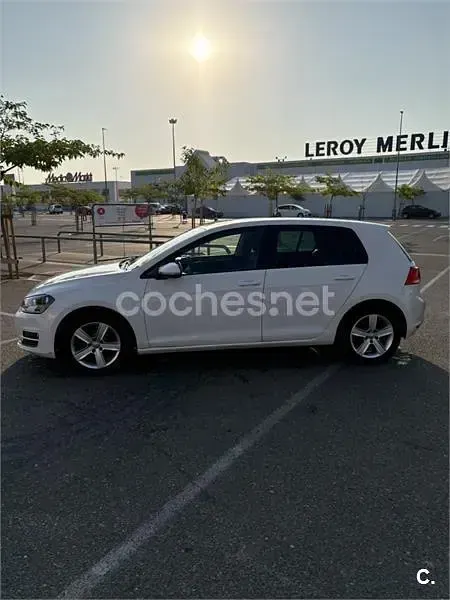 Usado VW Golf VII Advance 105 CV (77 kW) 2015 Blanco Berlina