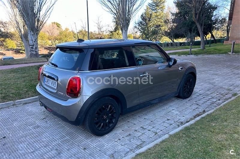 Usado Mini Cooper D 116 CV (85 kW) 2019 Gris / plata Utilitario