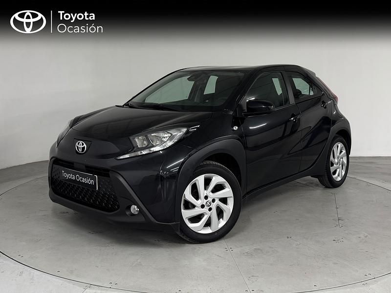 Usado Toyota Aygo X Play 72 CV (52 kW) 2024 Negro SUV