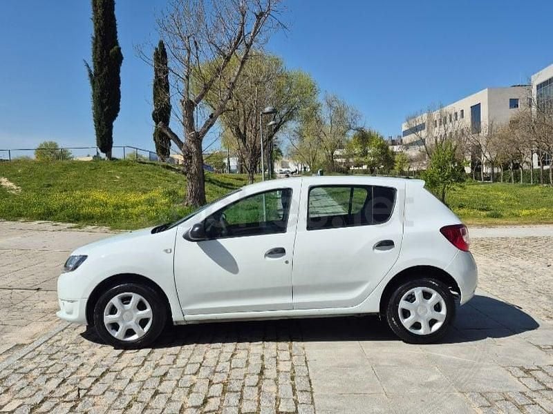 Usado Dacia Sandero Ambiance 75 CV (55 kW) 2016 Blanco Berlina