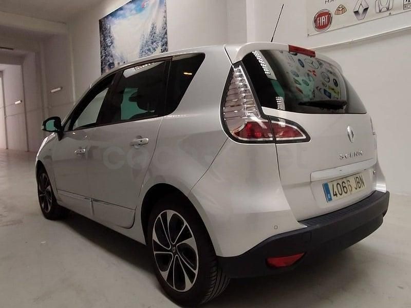 Usado Renault Scénic III Bose Edition 130 CV (95 kW) 2014 Gris / plata Monovolumen