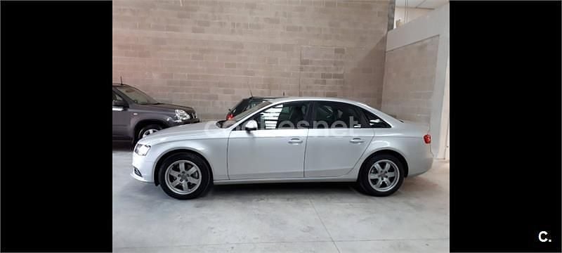 Usado Audi A4 120 CV (88 kW) 2012 Gris / plata Berlina