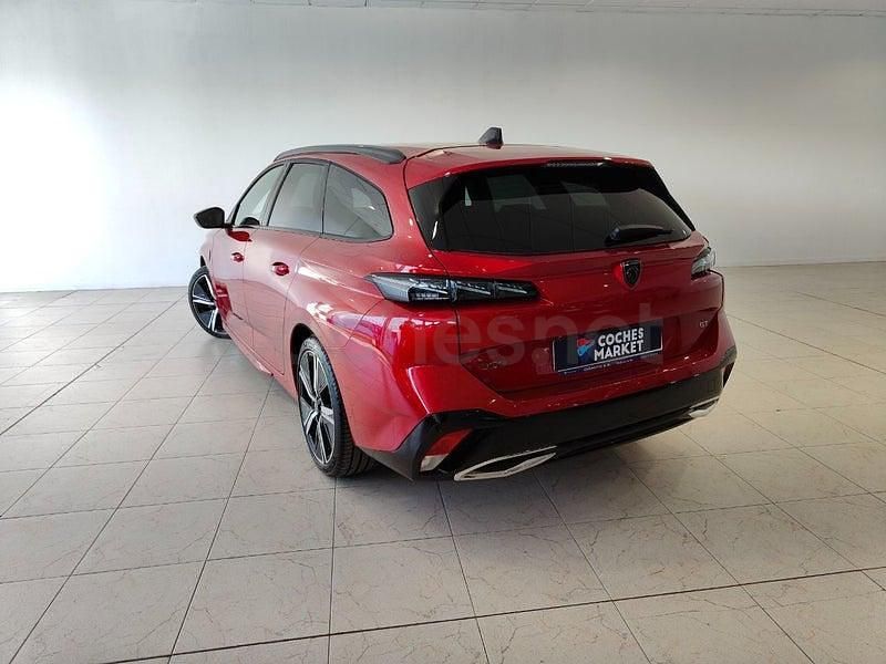 Usado Peugeot 308 SW Allure 130 CV (95 kW) 2022 Rojo Familiar