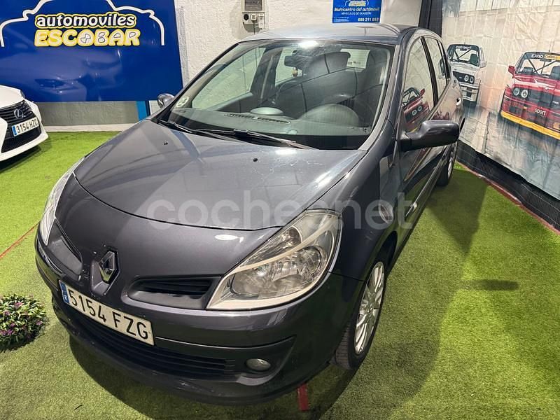 Usado Renault Clio II Privilege 105 CV (77 kW) 2008 Gris / plata Berlina
