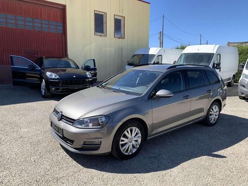 Gris Usado 2015 VW Golf VII Familiar | 8999 € (Buen precio) - Imagen 1/4