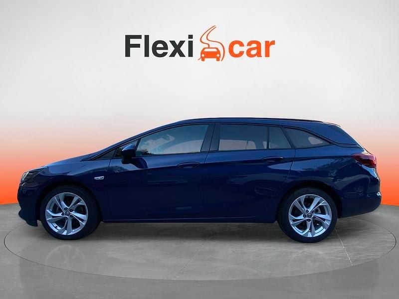 Usado Opel Astra Edition 110 CV (80 kW) 2020 Azul Familiar