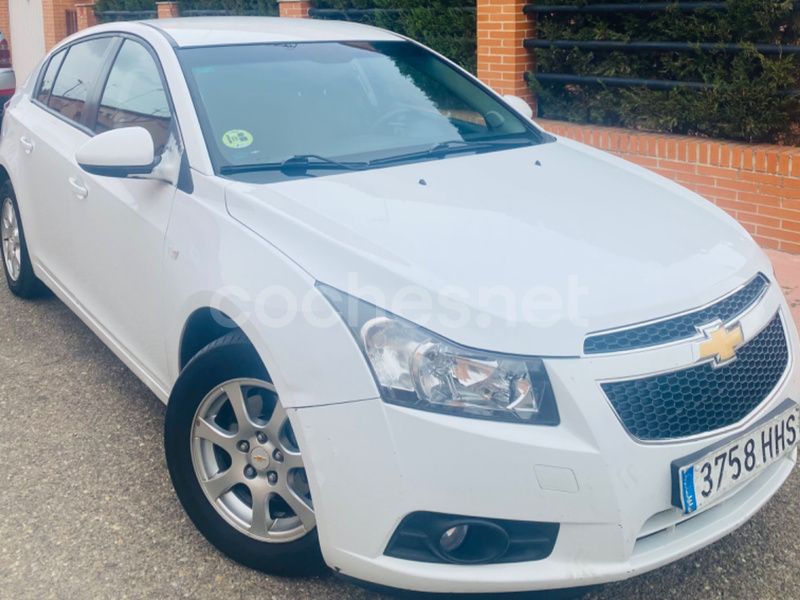 Blanco Usado 2013 Chevrolet Cruze LT Berlina | 3300 € (Buen precio) - Imagen 1/4