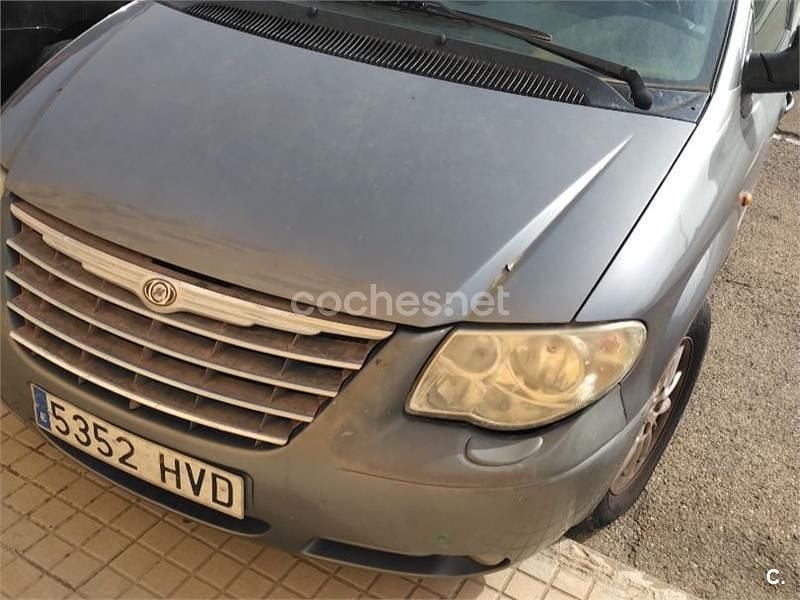 Usado Chrysler Voyager 150 CV (110 kW) 2008 Gris / plata Monovolumen