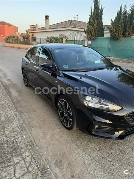 Usado Ford Focus ST-Line 125 CV (91 kW) 2018 Negro Berlina