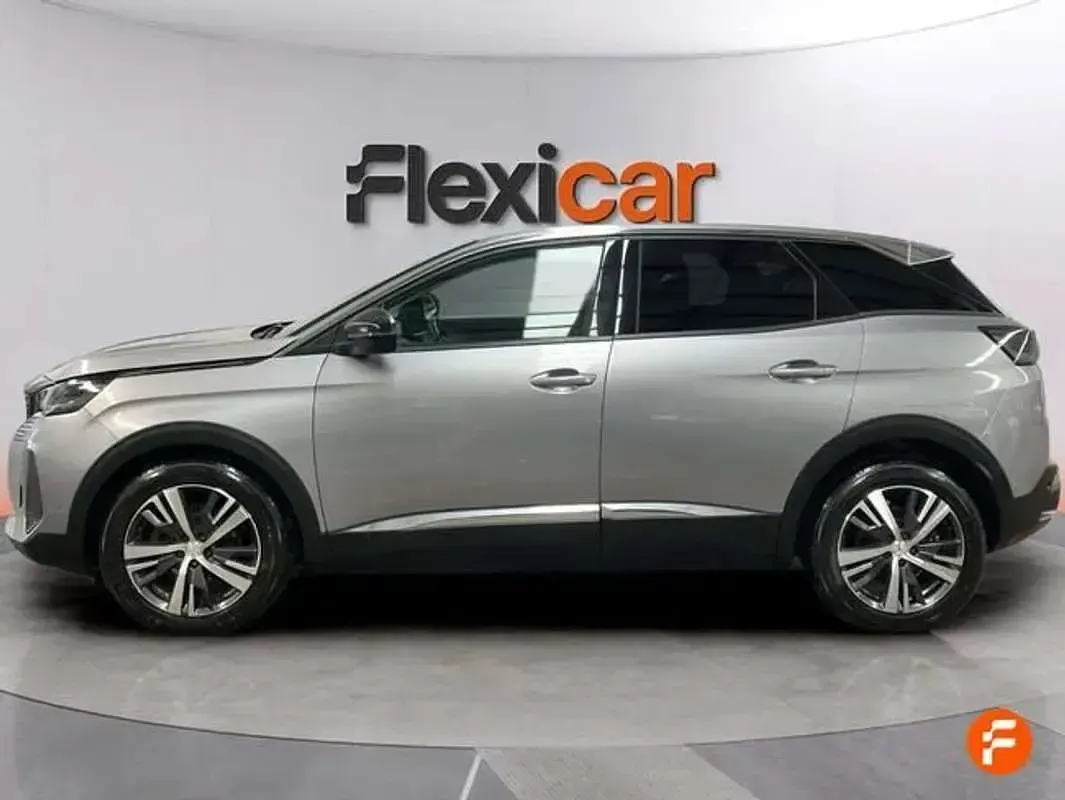 Usado Peugeot 3008 Active 131 CV (96 kW) 2021 Gris SUV