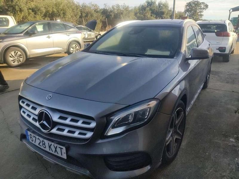 Usado Mercedes GLA200 136 CV (100 kW) 2019 Gris SUV
