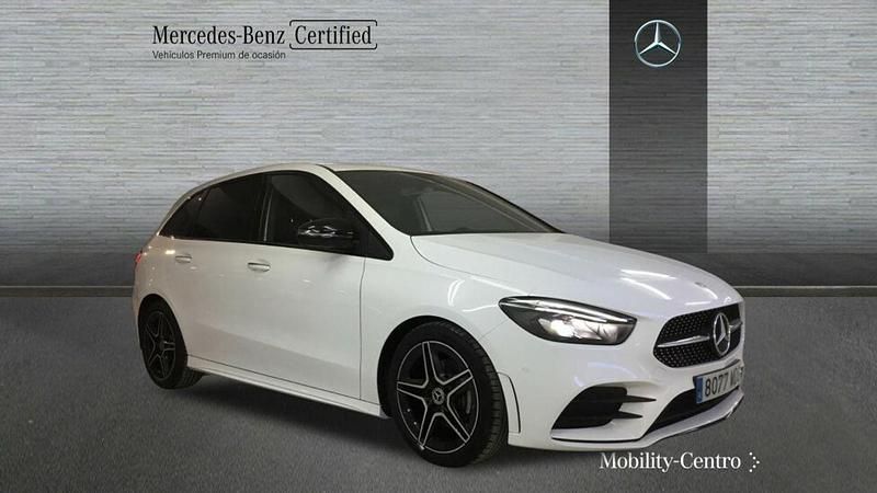 Usado Mercedes B200 150 CV (110 kW) 2023 Blanco polar Monovolumen