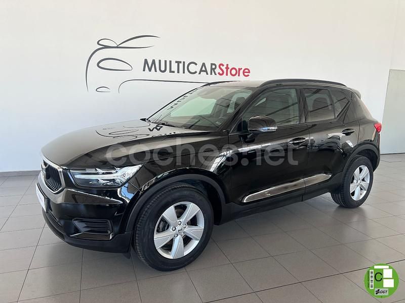 Negro Usado 2019 Volvo XC40 Momentum SUV | 20.900 € (Caro) - Imagen 1/4