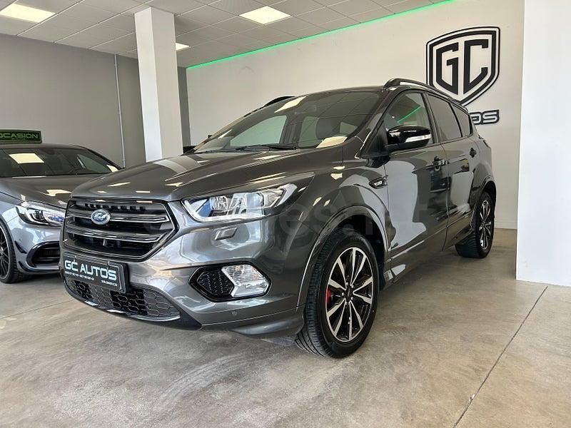 Usado Ford Kuga ST-Line 150 CV (110 kW) 2020 Gris SUV