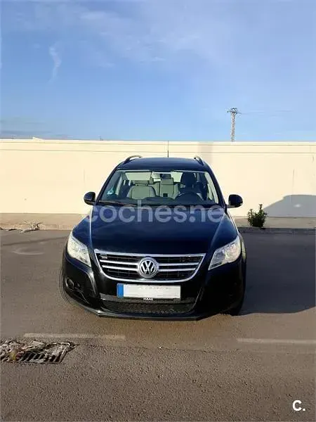 Usado VW Touran 140 CV (102 kW) 2010 Negro Monovolumen