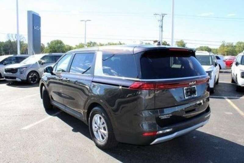 Usado Kia Carnival LX 290 CV (213 kW) 2024 Negro Monovolumen