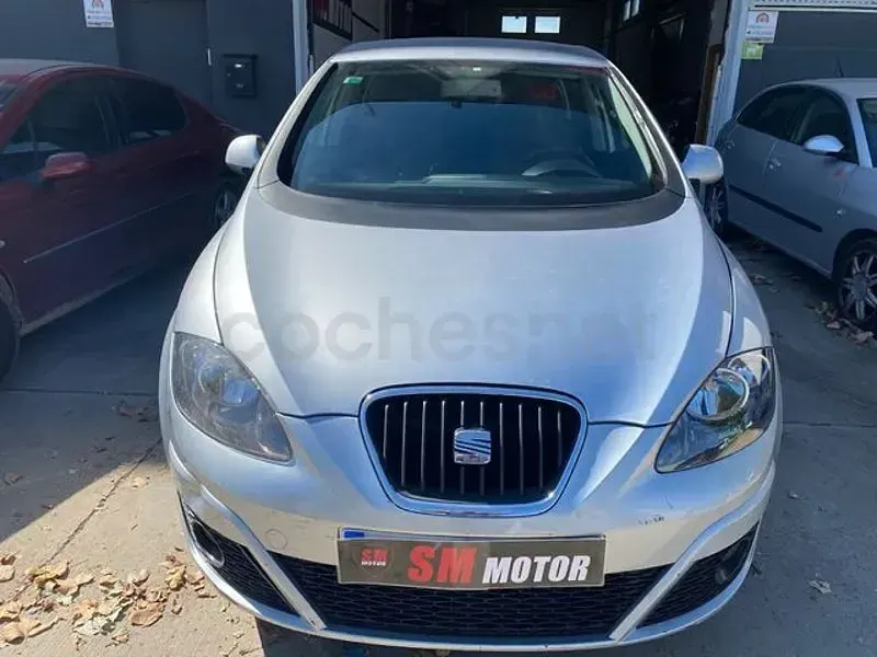 Usado Seat Altea Style 105 CV (77 kW) 2010 Gris Monovolumen