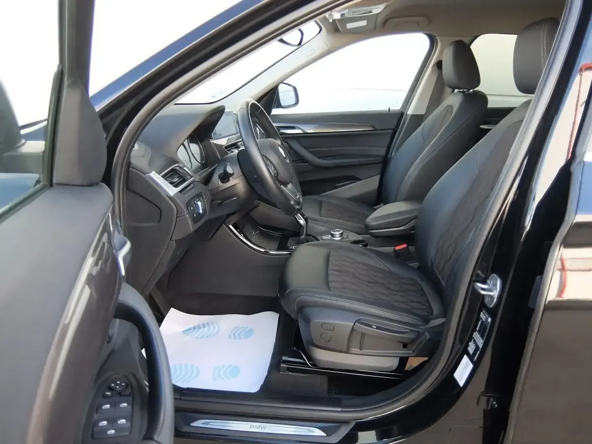 Używany BMW X1 Sport Line 150 KM (110 kW) 2022 Czarny SUV