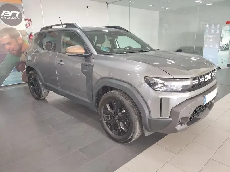 Usado Dacia Duster Extreme 130 CV (95 kW) 2025 Gris / plata SUV