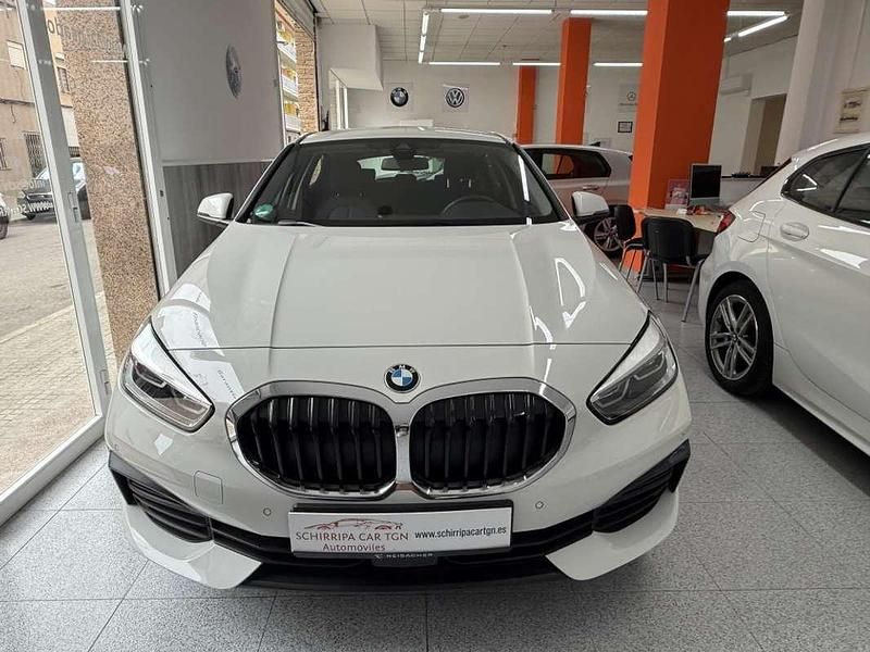 Usado BMW 118 Sport Line 136 CV (100 kW) 2022 Blanco Utilitario