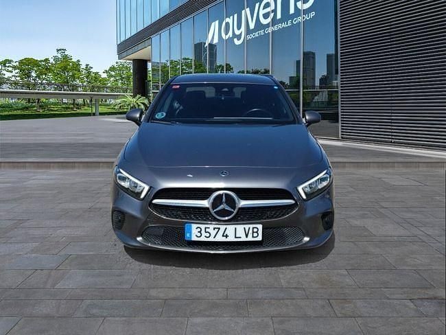Usado Mercedes A180 116 CV (85 kW) 2021 Gris Berlina