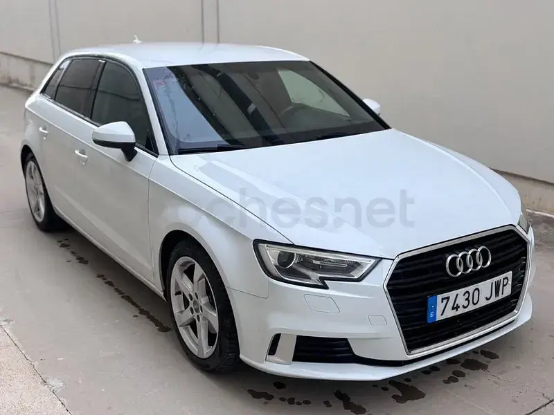 Używany Audi A3 Sport 110 KM (80 kW) 2017 Biały Sedan/Limuzyna