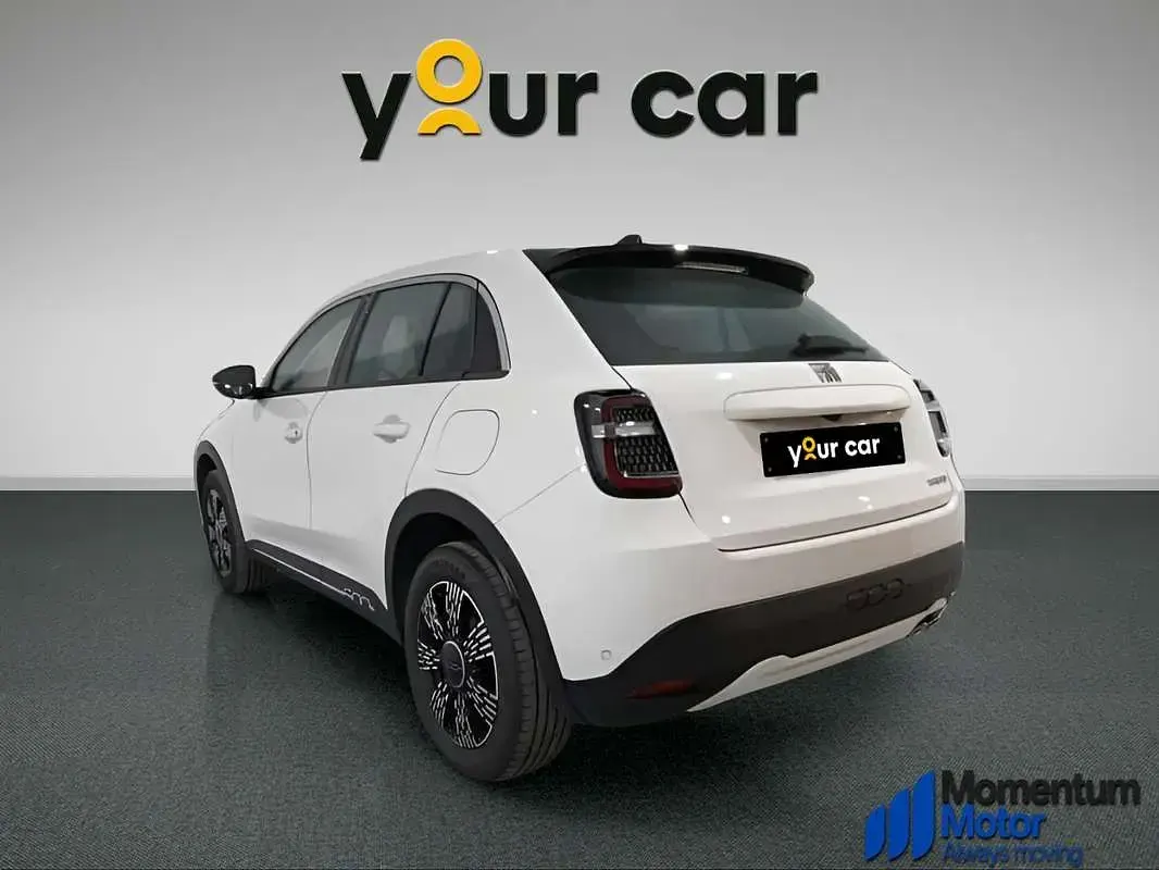 Usado Fiat 600 144 CV (105 kW) 2025 Blanco SUV