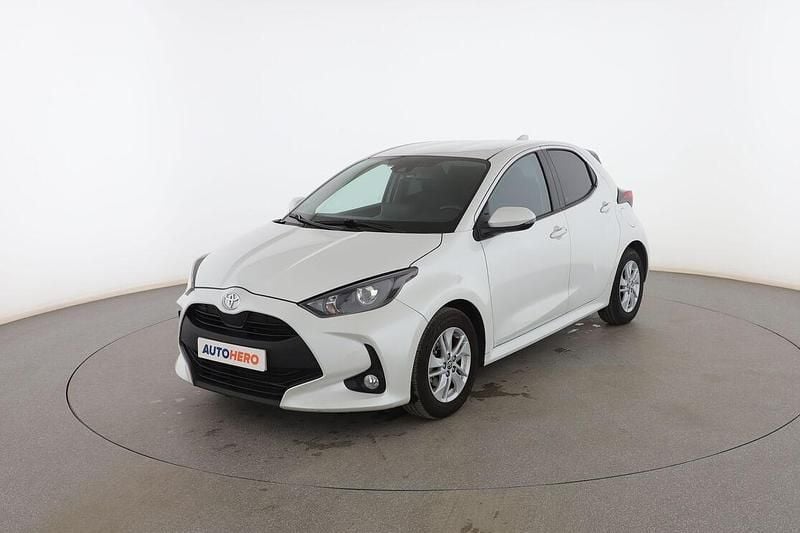 Blanco Usado 2021 Toyota Yaris Edition Utilitario | 17.799 € (Un poco caro) - Imagen 1/3