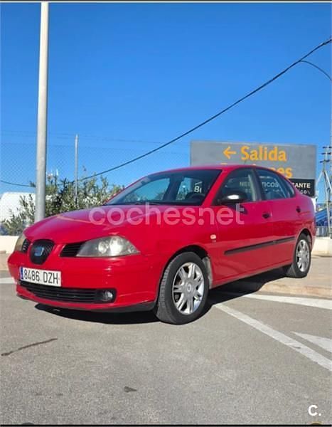 Rojo Usado 2006 Seat Cordoba Berlina | 2300 € (Buen precio) - Imagen 1/4